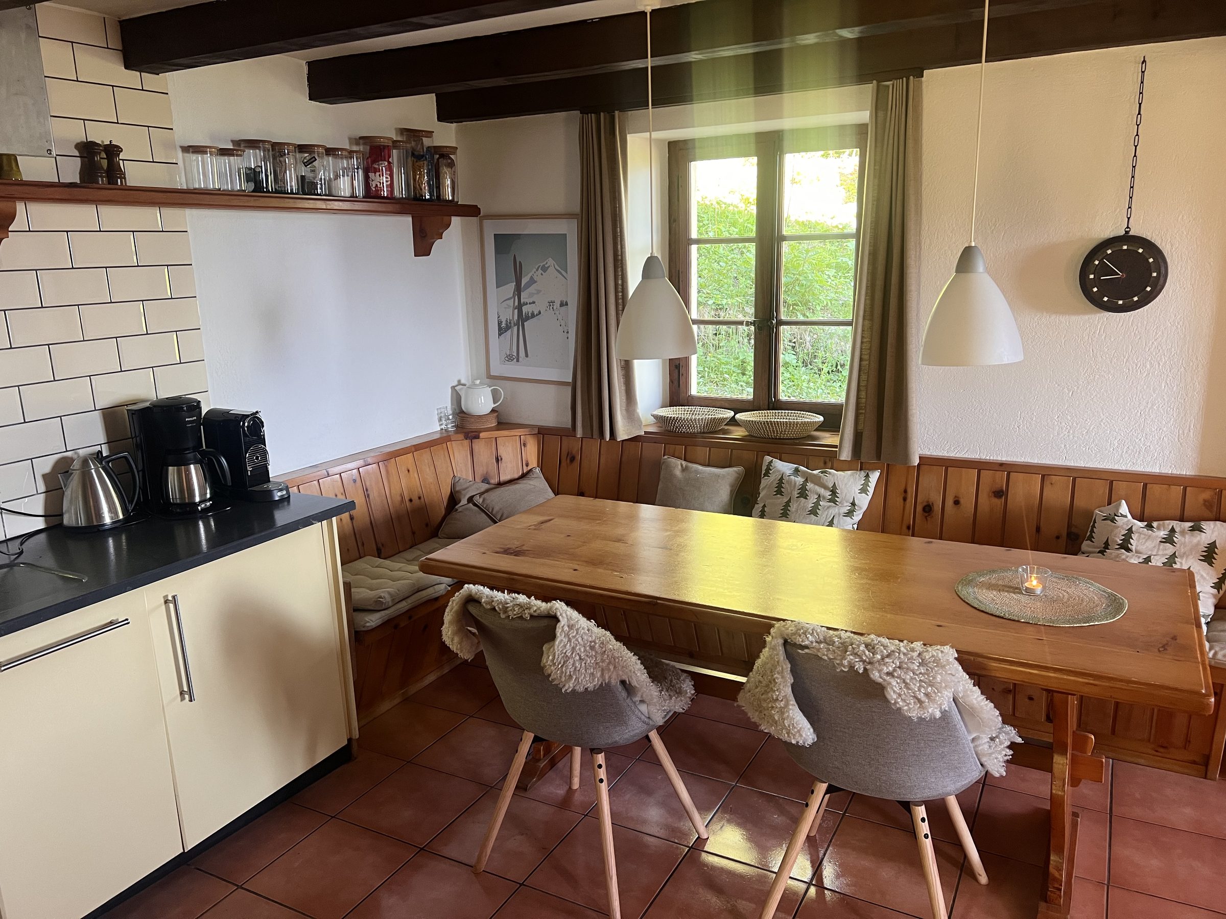 Keuken met eethoek in Les Bouillets